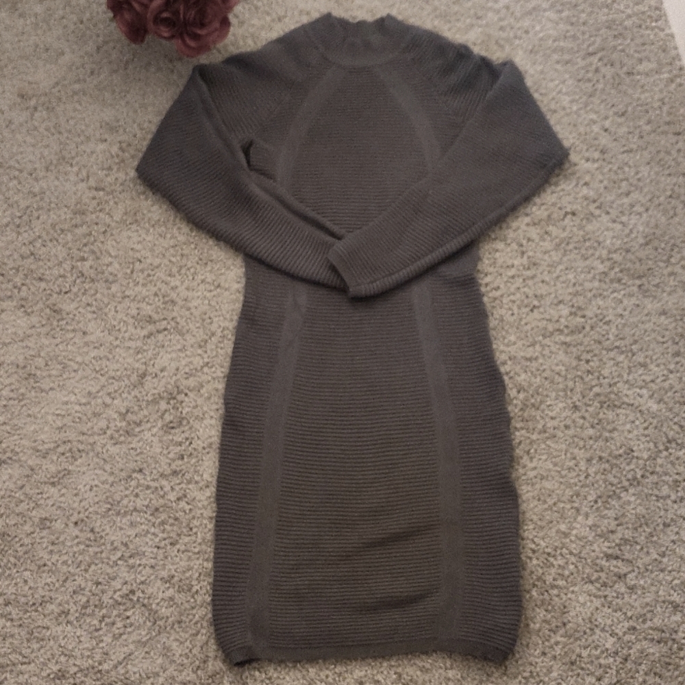 Say What? Fitted Sweater Dress Size Medium 🩶